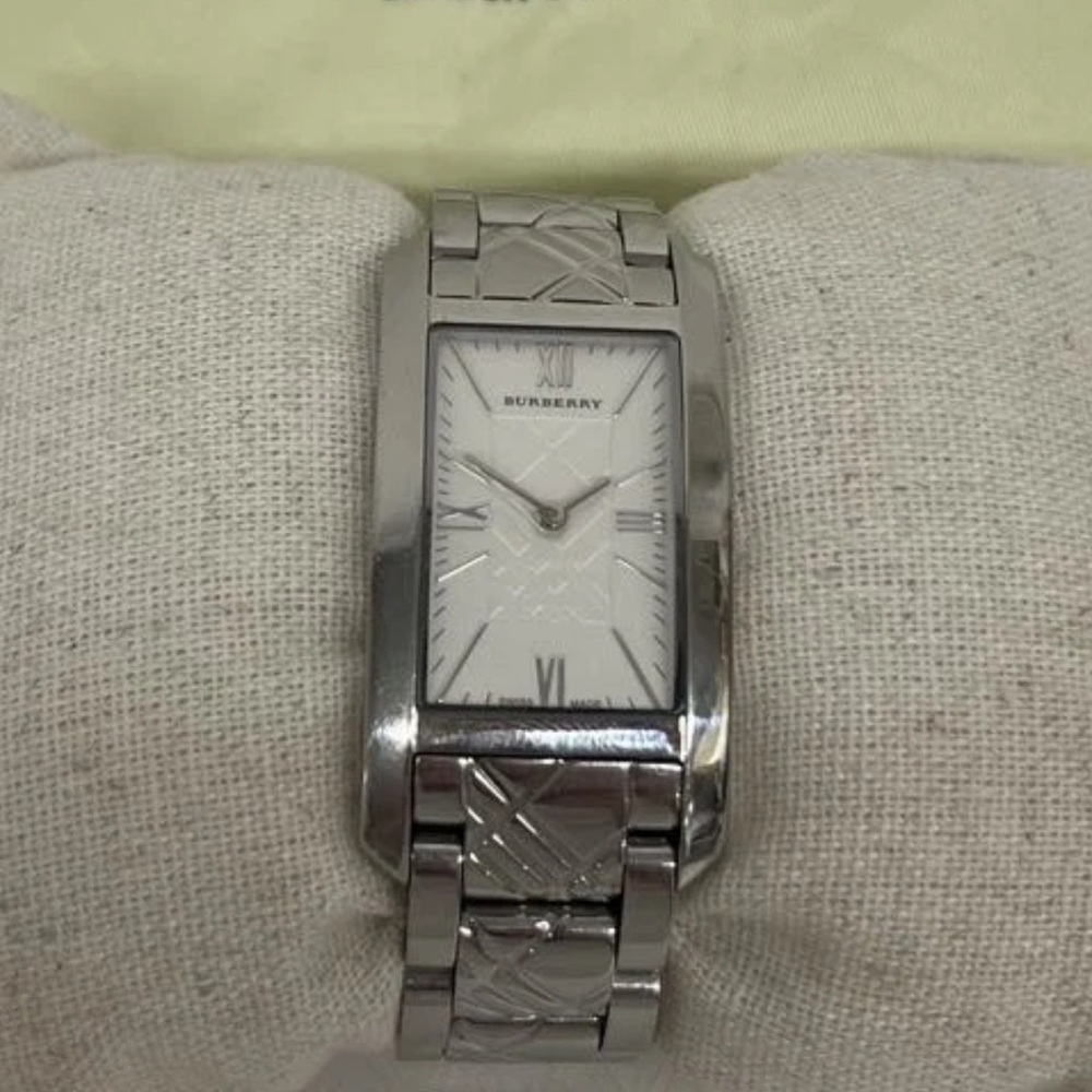 Burberry Silver Geometric Dial Watch - Picture 4 of 12